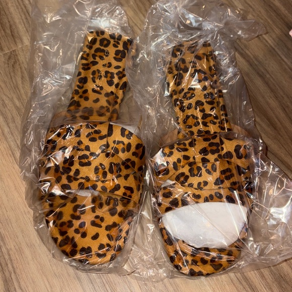 Leopard Print Slip on Sandals - Picture 5 of 6